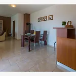 Besonderes Mit Pool, Grillplatz, Waschmaschine, Meerblick, Klima Apartmán Grižane