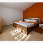 Besonderes Mit Pool, Grillplatz, Waschmaschine, Meerblick, Klima *