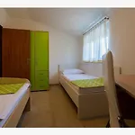 Besonderes Mit Pool, Grillplatz, Waschmaschine, Meerblick, Klima Apartmán *