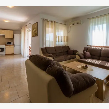 Besonderes Mit Pool, Grillplatz, Waschmaschine, Meerblick, Klima *