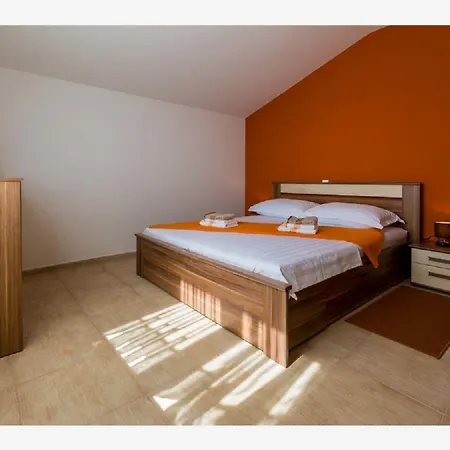 Besonderes Mit Pool, Grillplatz, Waschmaschine, Meerblick, Klima *