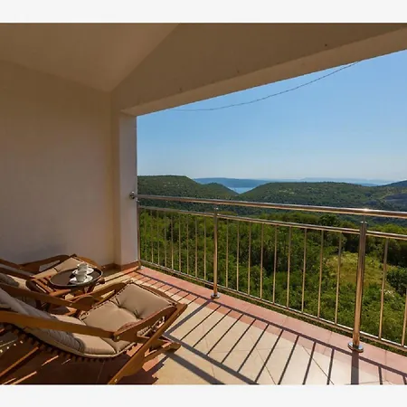 Besonderes Mit Pool, Grillplatz, Waschmaschine, Meerblick, Klima Apartment Grižane