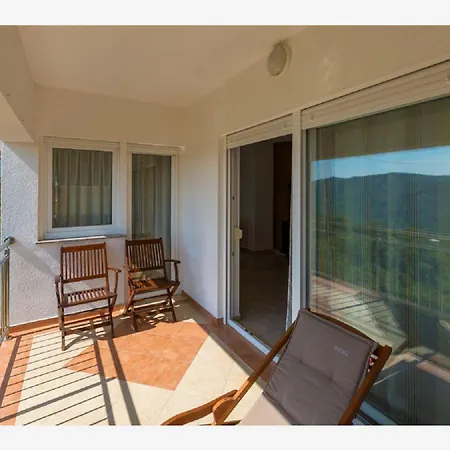 Besonderes Mit Pool, Grillplatz, Waschmaschine, Meerblick, Klima Apartment