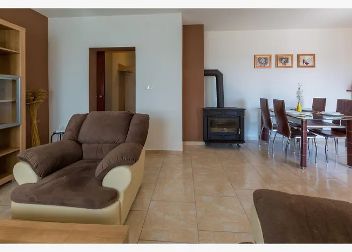 Besonderes Mit Pool, Grillplatz, Waschmaschine, Meerblick, Klima *