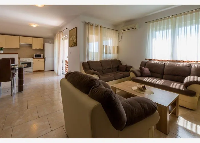 Besonderes Mit Pool, Grillplatz, Waschmaschine, Meerblick, Klima *