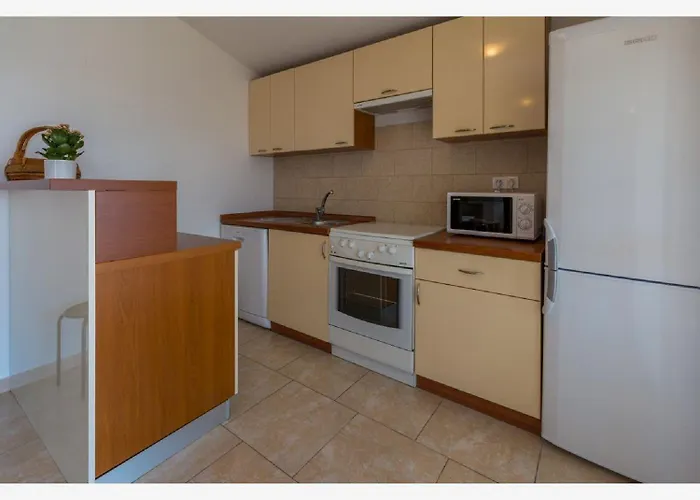 Besonderes Mit Pool, Grillplatz, Waschmaschine, Meerblick, Klima *
