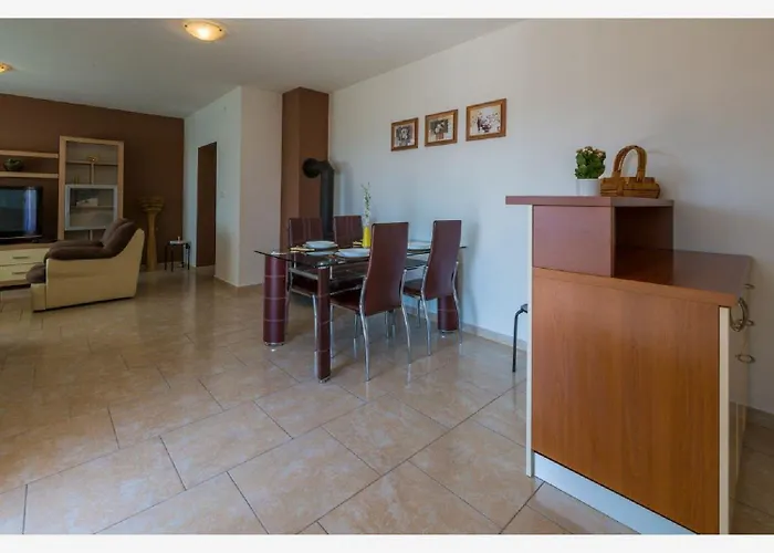 Besonderes Mit Pool, Grillplatz, Waschmaschine, Meerblick, Klima Apartamento Grižane
