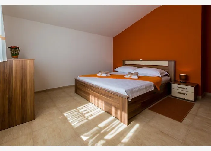 Besonderes Mit Pool, Grillplatz, Waschmaschine, Meerblick, Klima *