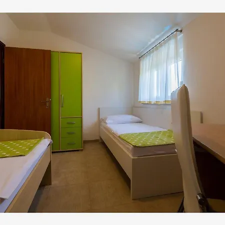 Besonderes Mit Pool, Grillplatz, Waschmaschine, Meerblick, Klima Apartment *